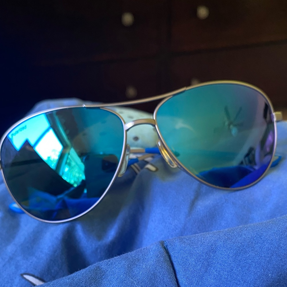 Like new Smith “Langley “ sunglasses .. no scratches .  NO case